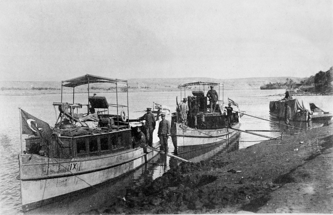गनबोट्स, 1916-17 द्वारा अंग्रेजी फोटोग्राफर