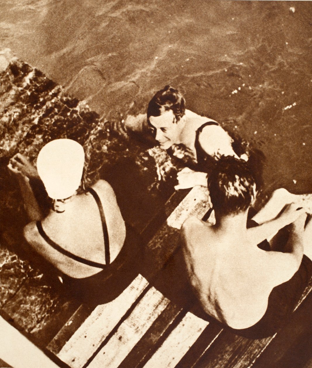 किंग एडवर्ड VIII फ्रेंड्स विथ ए रफ़, रिवेरा, 1933 द्वारा अंग्रेजी फोटोग्राफर
