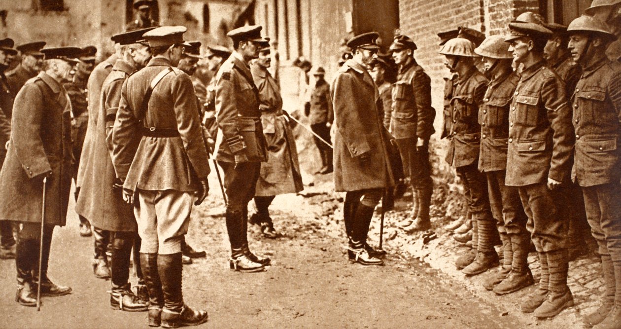 7 वें बीएन के साथ किंग जॉर्ज। बुल्लेकोर्ट के बाद शेरवुड वनवासी, मार्च, 1918 द्वारा अंग्रेजी फोटोग्राफर