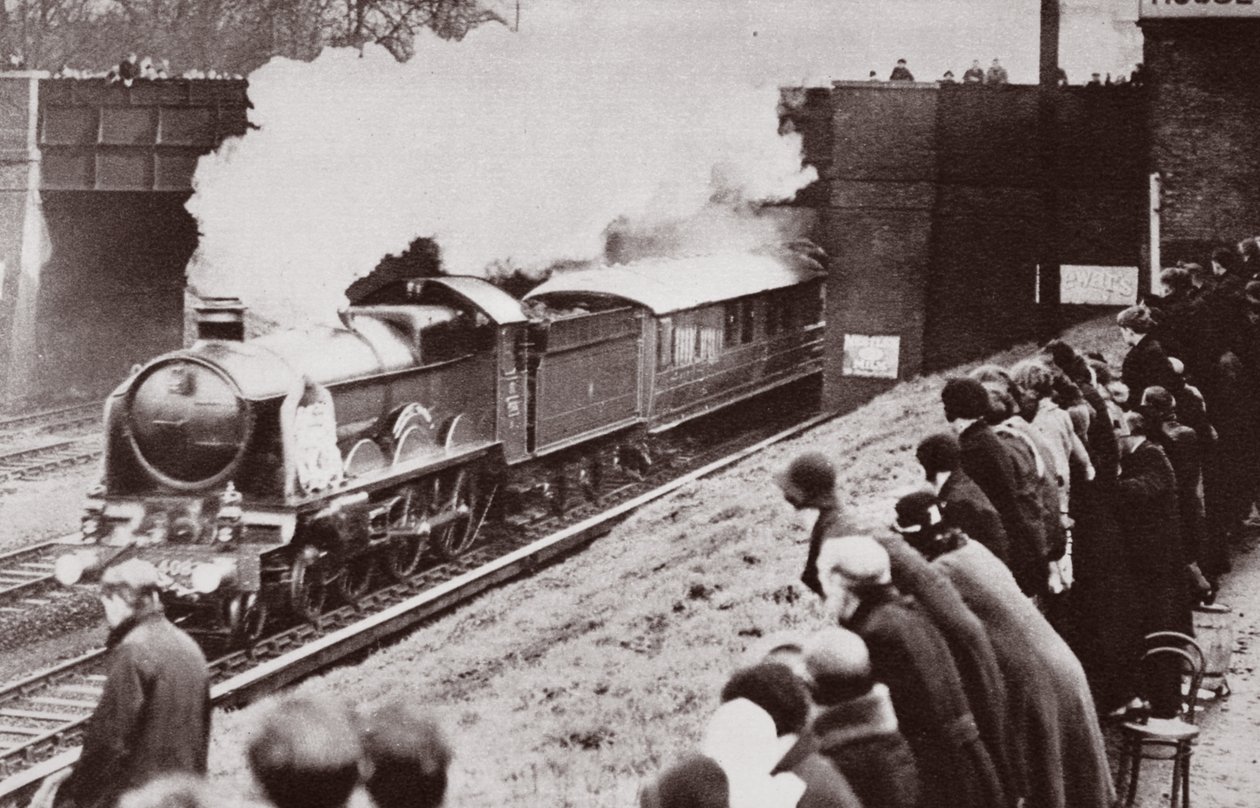 विंडसर के रास्ते में, जॉर्ज बनाम बॉडी, विंडसर, 1936 में अपने अंतिम विश्राम स्थल के रास्ते पर द्वारा अंग्रेजी फोटोग्राफर