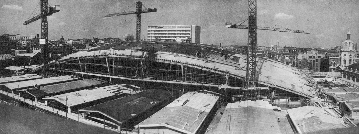 स्मिथफील्ड पोल्ट्री मार्केट, लंदन, 1962 द्वारा अंग्रेजी फोटोग्राफर