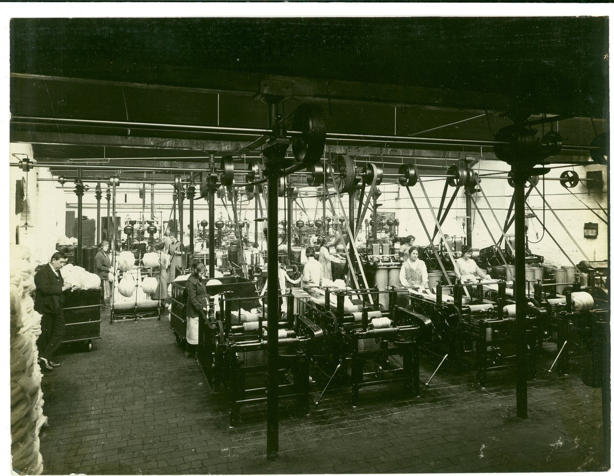 लीज़ में कताई मिल, कंघी शेड, 1923 द्वारा अंग्रेजी फोटोग्राफर