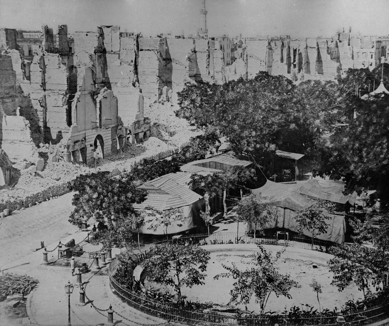 ब्रिटिश बॉम्बार्डमेंट, अलेक्जेंड्रिया द्वारा 1882 में स्क्वायर नष्ट द्वारा अंग्रेजी फोटोग्राफर