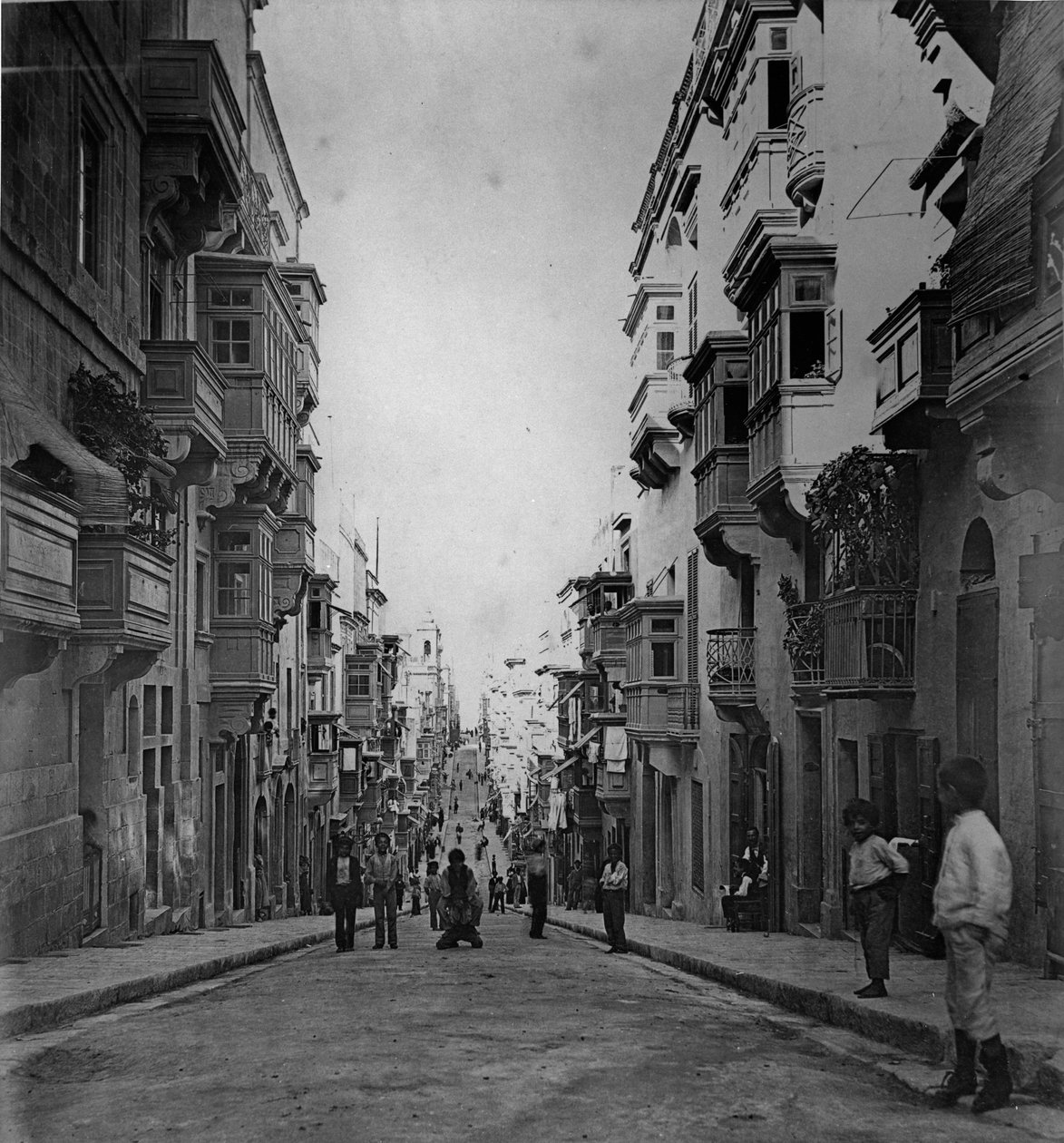 सैन पाओलो की सड़कें, वालेटा c.1880-83 द्वारा अंग्रेजी फोटोग्राफर