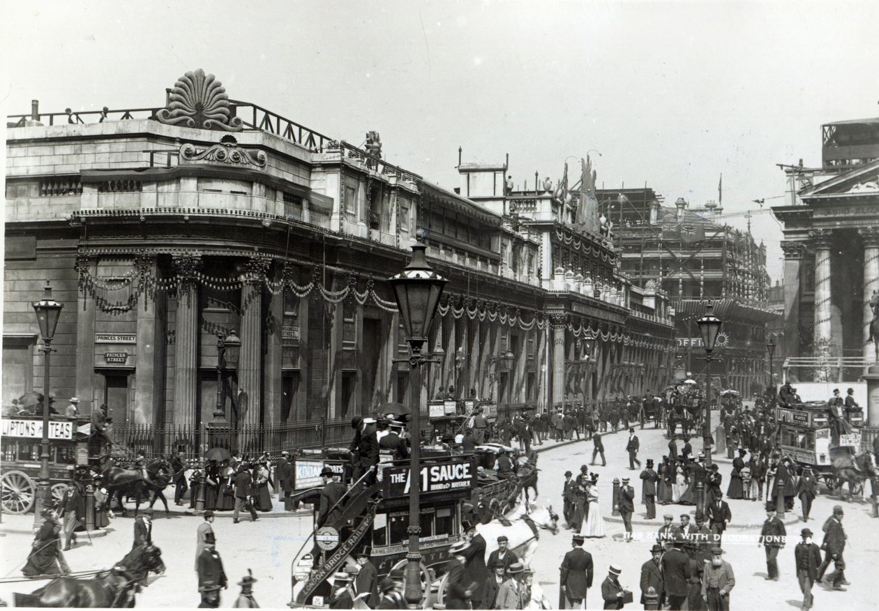1897 में क्वीन विक्टोरियस डायमंड जुबली के लिए बैंक ऑफ इंग्लैंड को सजाया गया द्वारा अंग्रेजी फोटोग्राफर