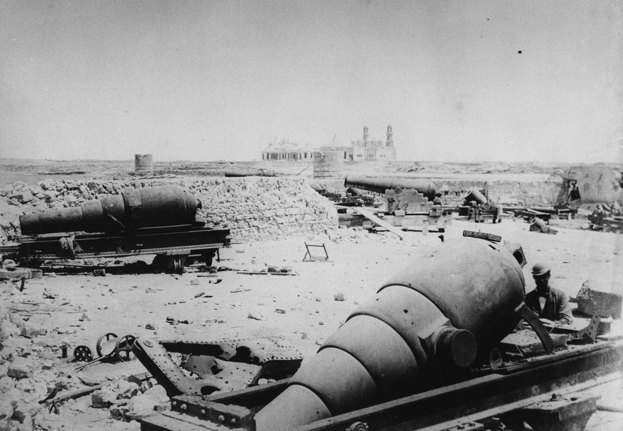 1882 में अलेक्जेंड्रिया की बमबारी द्वारा अंग्रेजी फोटोग्राफर