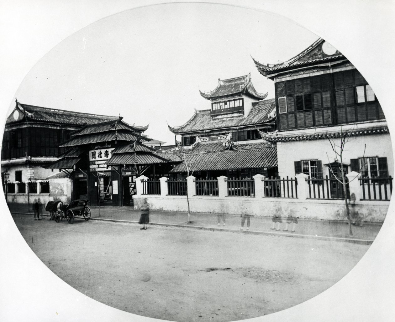 कस्टम्स बिल्डिंग, शंघाई, c.1868-70 द्वारा अंग्रेजी फोटोग्राफर