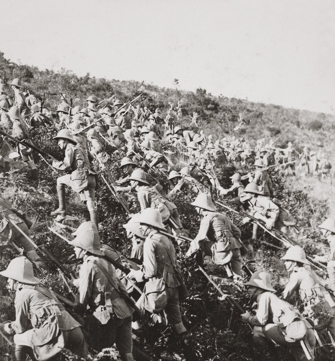 Dardanelles में हमारे सैनिकों की सच्ची बुलडॉग भीड़ द्वारा अंग्रेजी फोटोग्राफर