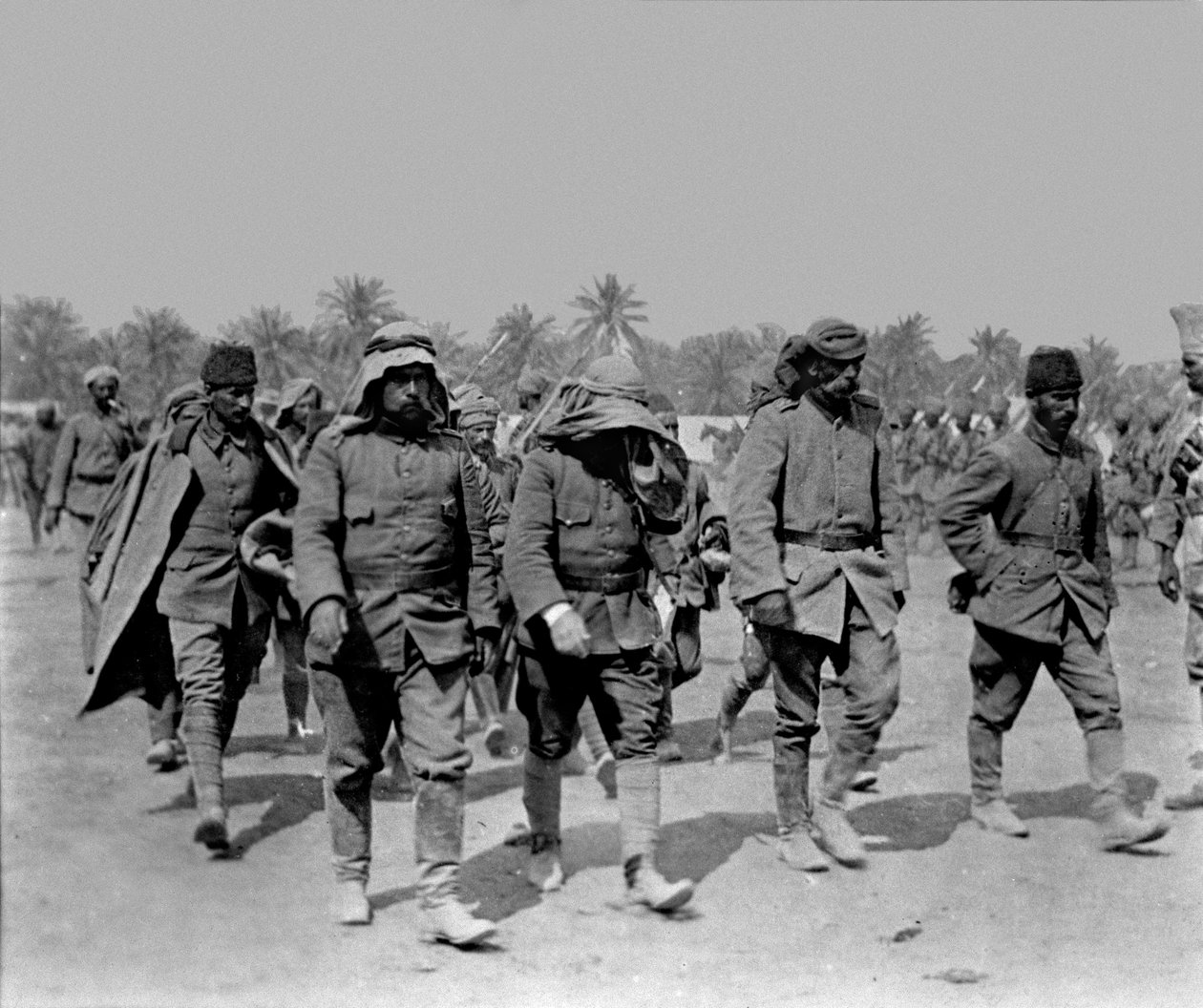 युद्ध के तुर्की कैदियों, 13 अप्रैल 1915 को शैबा में कब्जा कर लिया द्वारा अंग्रेजी फोटोग्राफर
