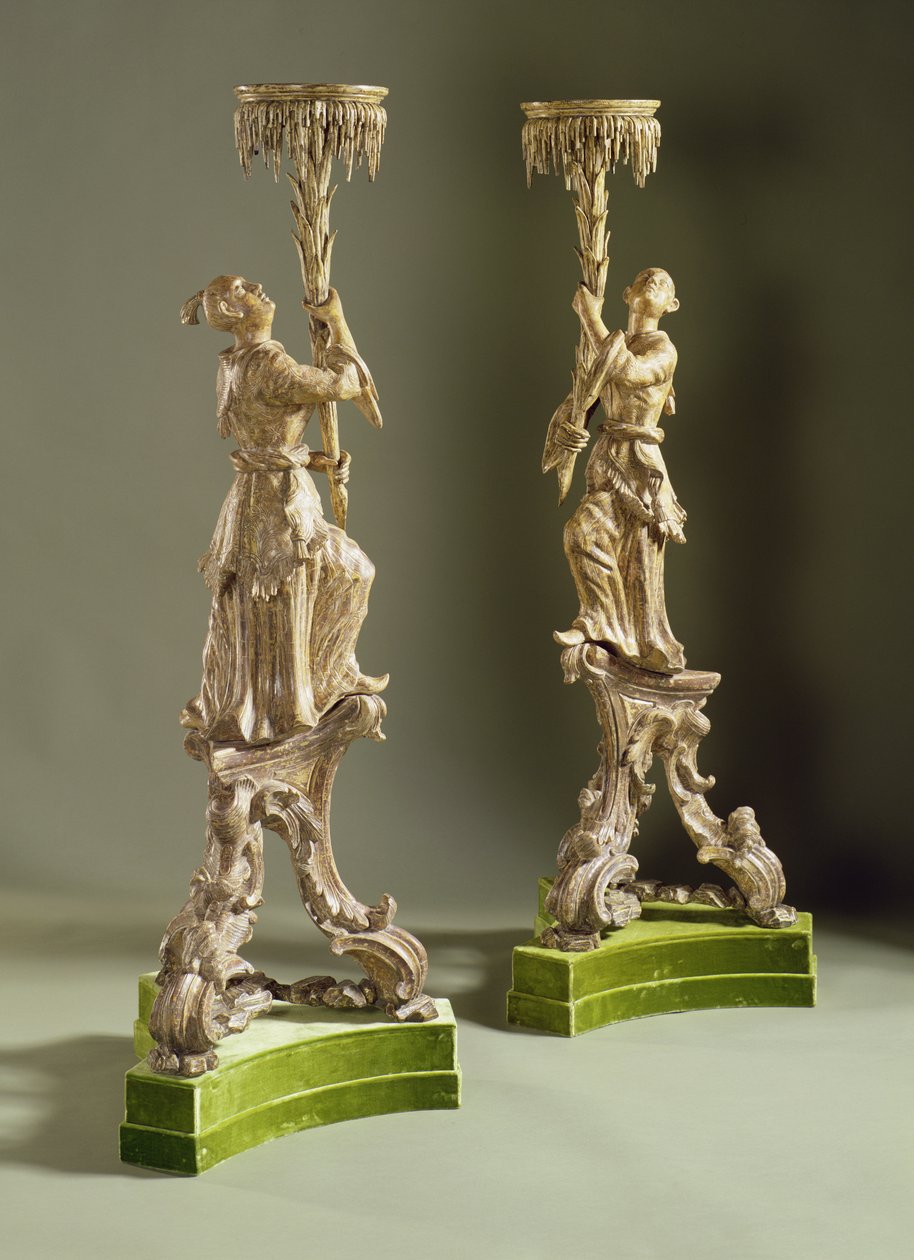 जॉर्ज II चिनोसरी टॉर्चेस, c.1750 (गिल्टवुड) द्वारा अंग्रेजी स्कूल