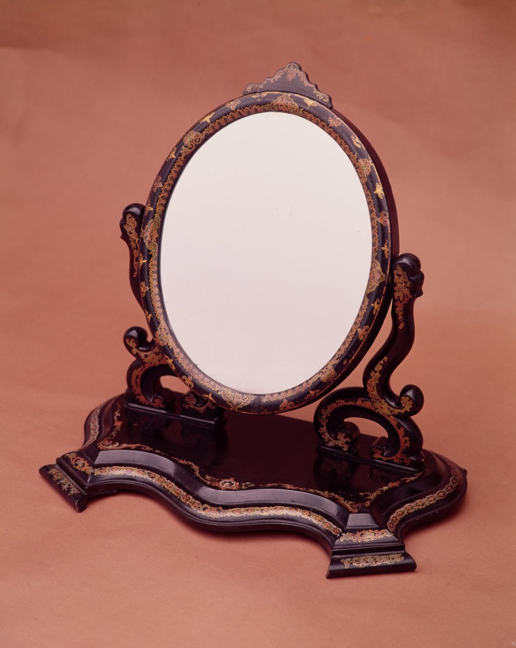 गिल्ट-पेंटेड पेपर-मचे मिरर, c.1890 द्वारा अंग्रेजी स्कूल