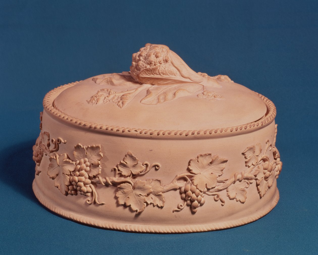 वेजवुड गेम पाई डिश, c.1820 (सिरेमिक) द्वारा अंग्रेजी स्कूल