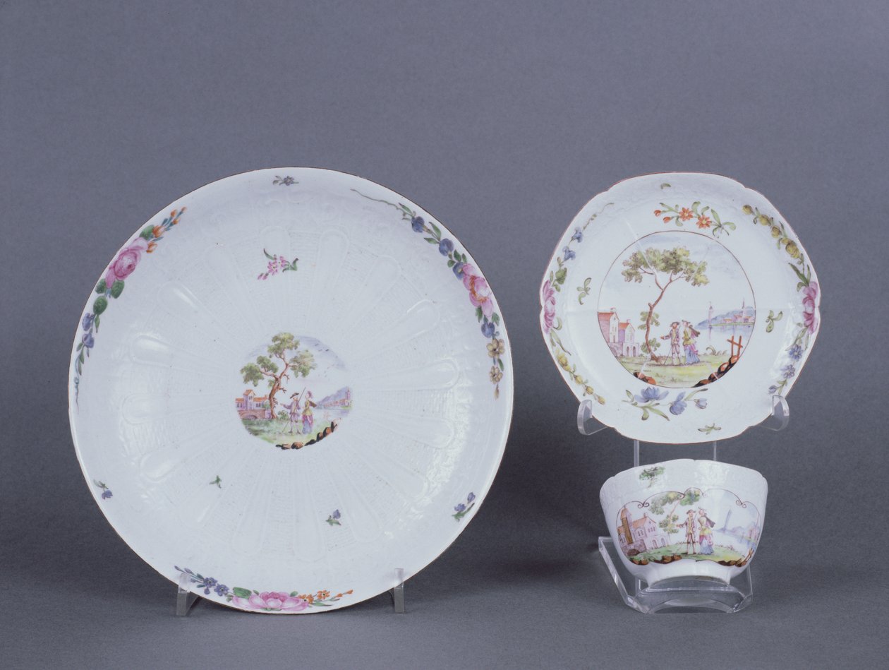 Worcester Teabowl और तश्तरी और पकवान, chinoiserie सजावट, c.1750-55 (सिरेमिक) द्वारा अंग्रेजी स्कूल