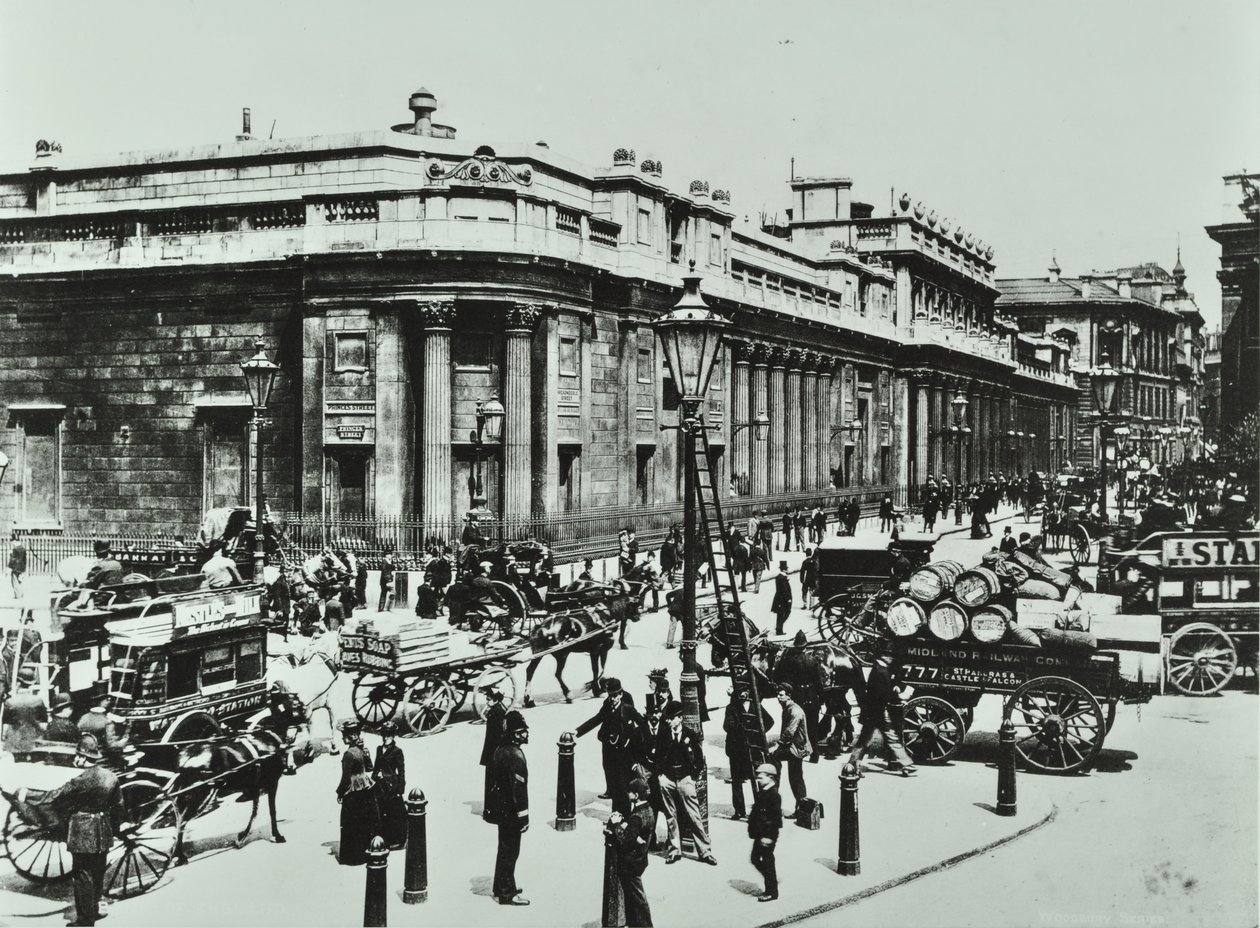 बैंक ऑफ़ इंग्लैंड, थ्रेडनिडल स्ट्रीट, सिटी ऑफ़ लंदन, 1890 द्वारा अंग्रेजी फोटोग्राफर