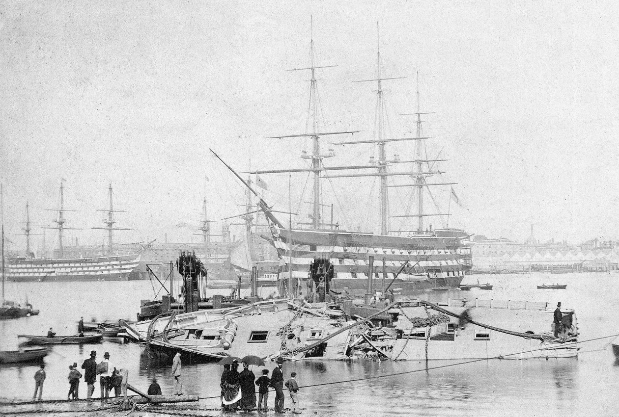 पोर्ट्समाउथ हार्बर में एचएमएस विजय, c.1870 (b/w फोटो) द्वारा अंग्रेजी फोटोग्राफर