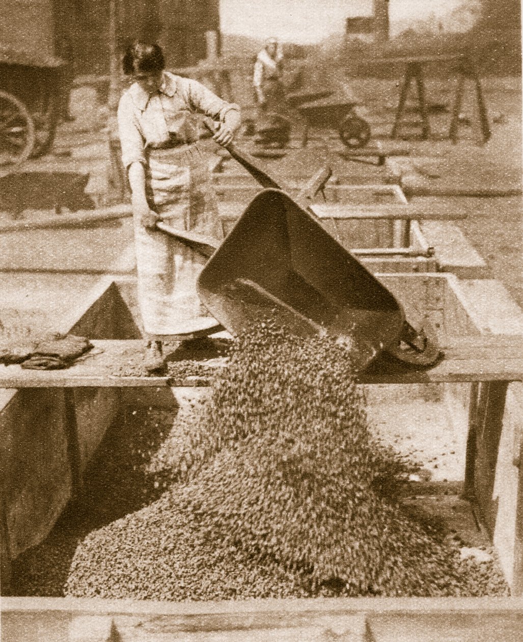 विदेश में हीरो के लिए घर पर मददगार, 1914-19 bw फोटो) द्वारा अंग्रेजी फोटोग्राफर