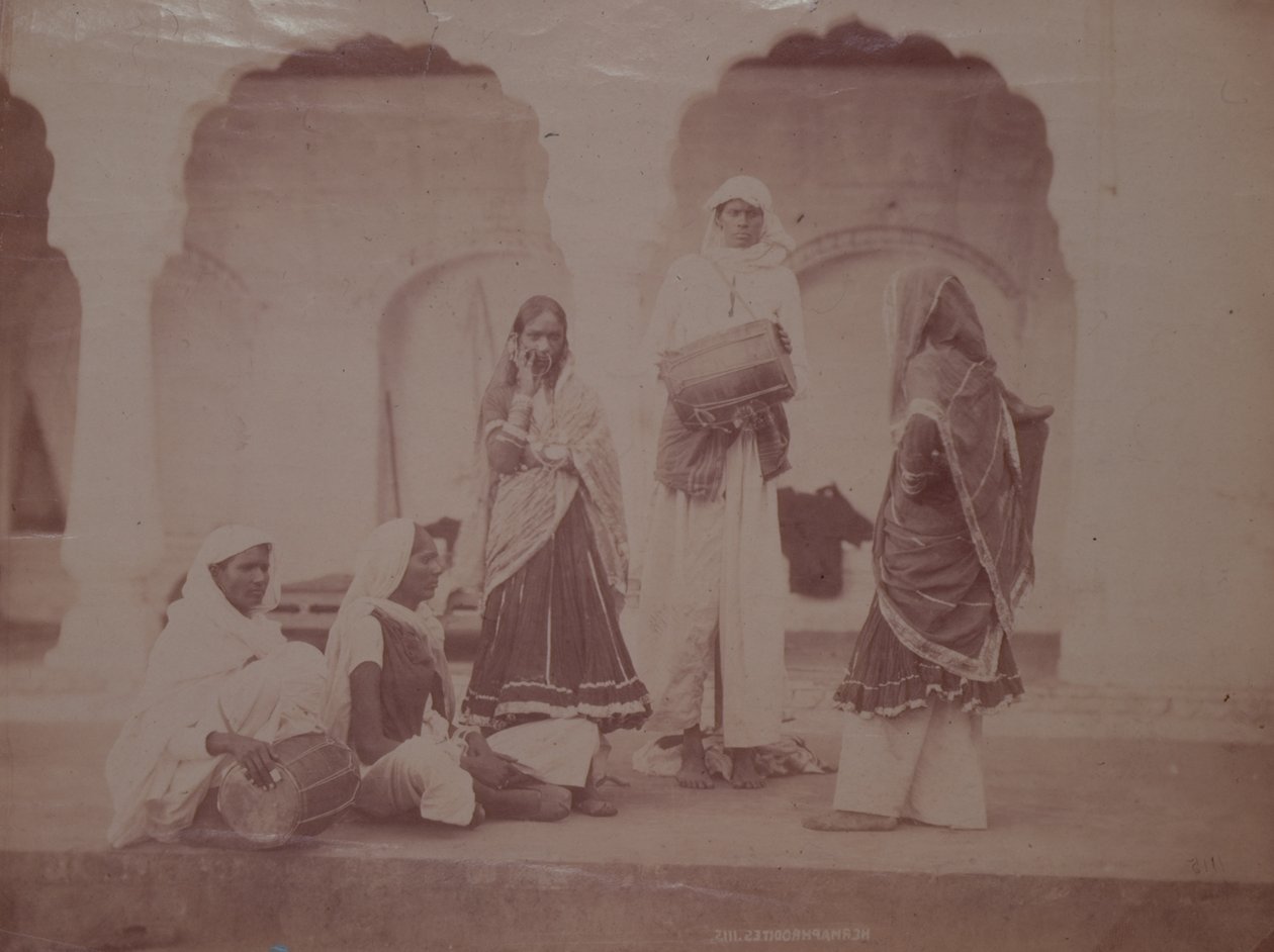  द्वारा अंग्रेजी फोटोग्राफर