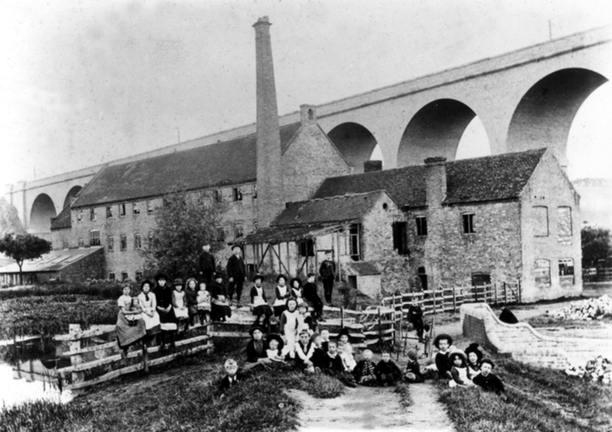 होबेरोक मिल और वायडक्ट, किडरमिनस्टर, 1905 द्वारा अंग्रेजी फोटोग्राफर