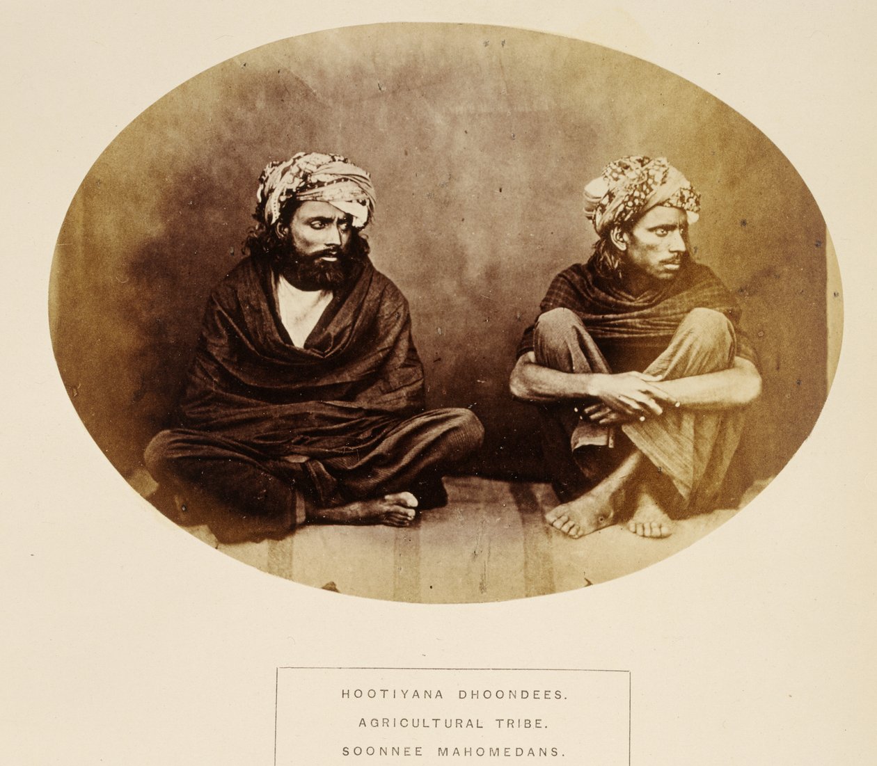 जे। फोर्ब्स वॉटसन द्वारा हूटियाना धोंडिस, कृषि जनजाति, सोन्नी महोमेदान, मुल्तान, द पीपुल्स ऑफ इंडिया से, 1868 (एल्बम प्रिंट) प्रकाशित द्वारा अंग्रेजी फोटोग्राफर