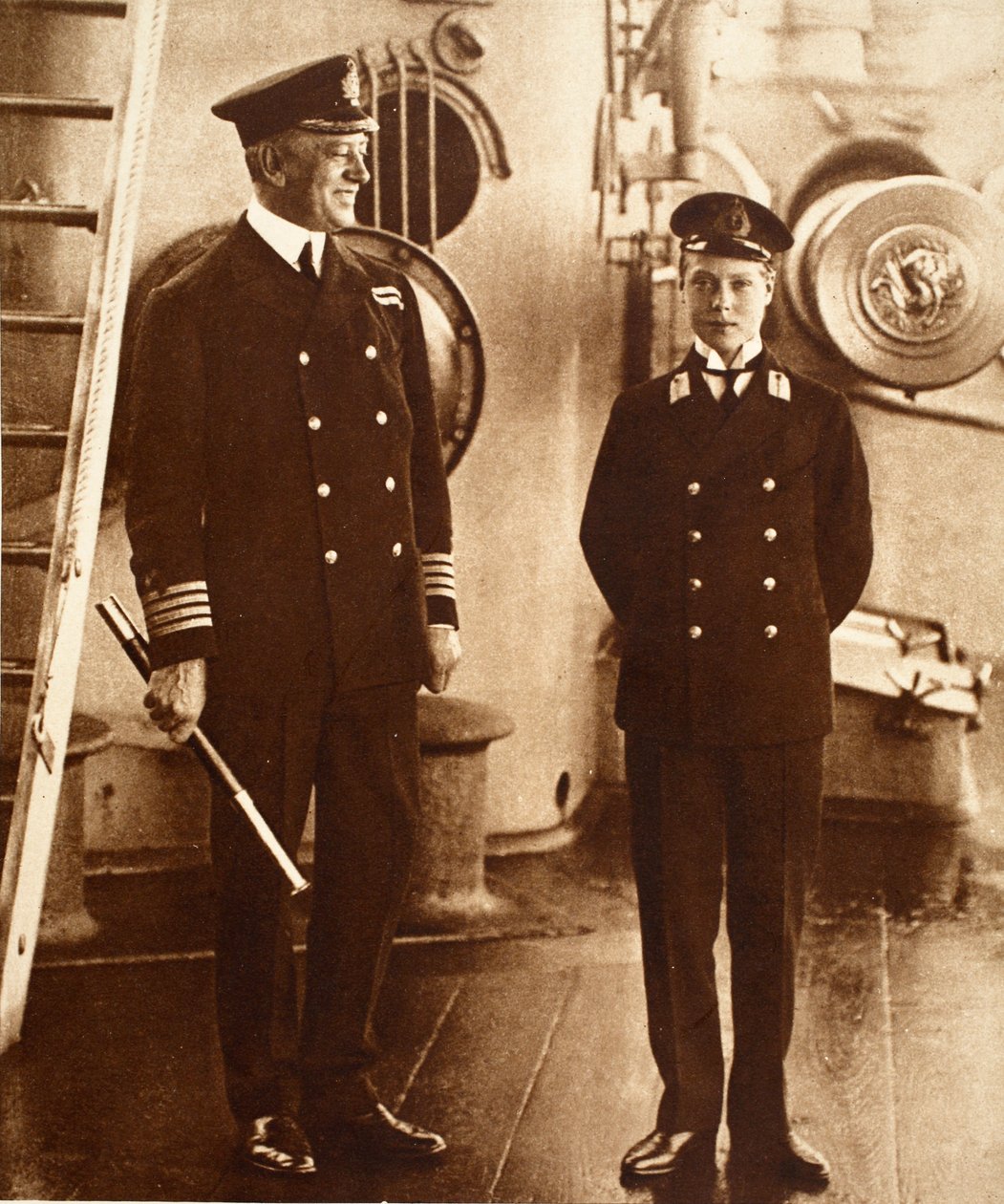 एचएमएस हिंदुस्तान में Midshipman के रूप में किंग एडवर्ड VIII, 1910 द्वारा अंग्रेजी फोटोग्राफर