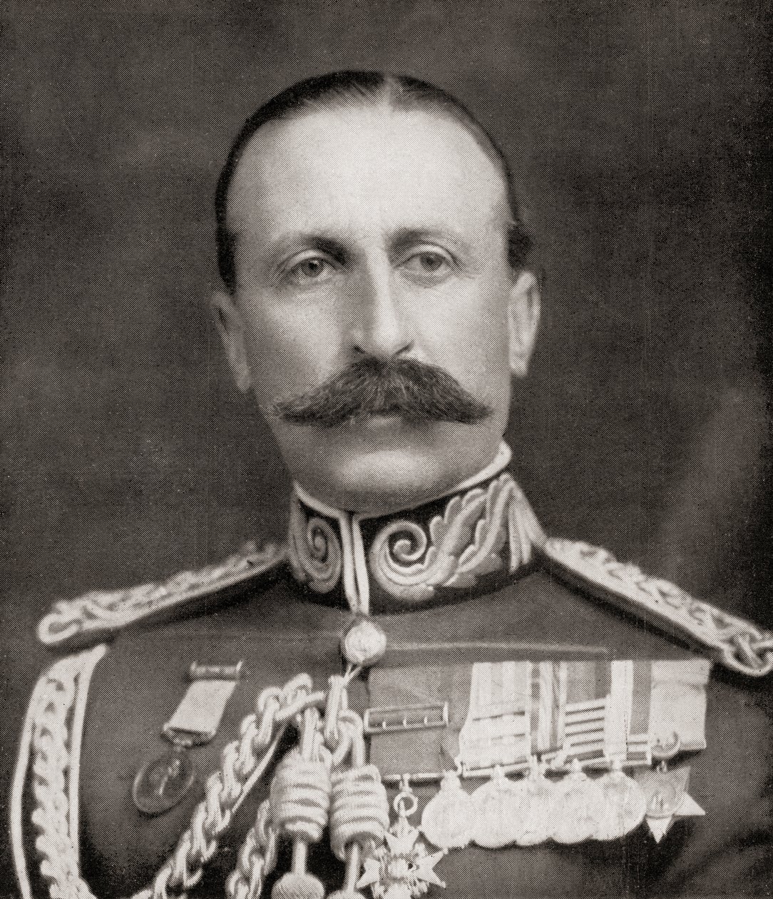 द इलस्ट्रेटेड वॉर न्यूज़, 1915 से लेफ्टिनेंट जनरल सर एडविन अल्फ्रेड हर्वे एल्डरसन द्वारा अंग्रेजी फोटोग्राफर