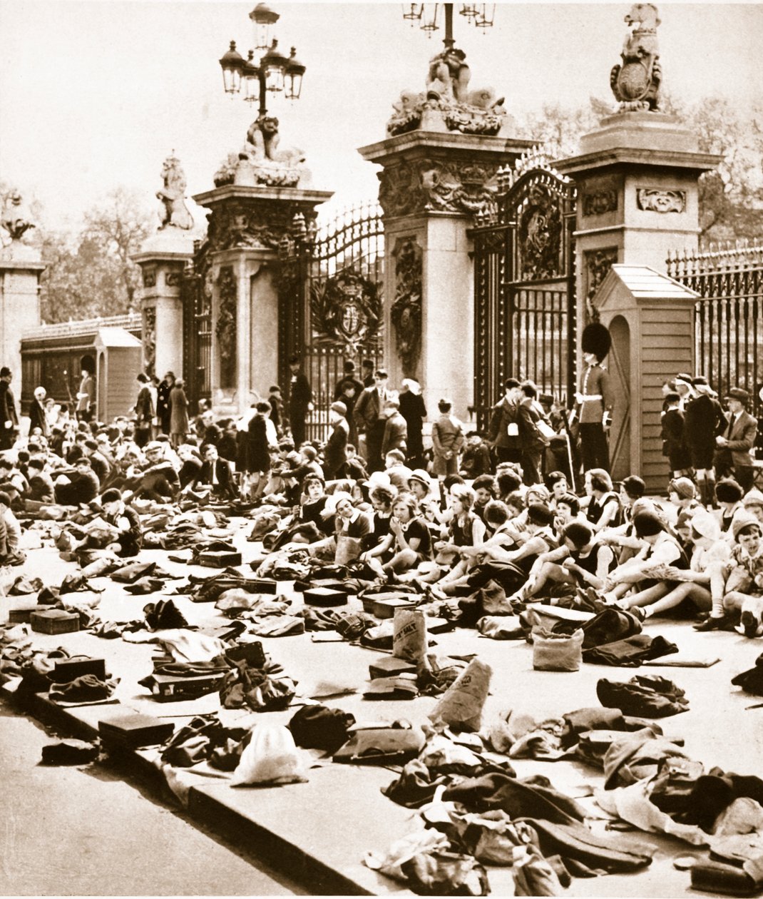 द चिल्ड्रेन्स जुबली हॉलिडे, 1935 द्वारा अंग्रेजी फोटोग्राफर