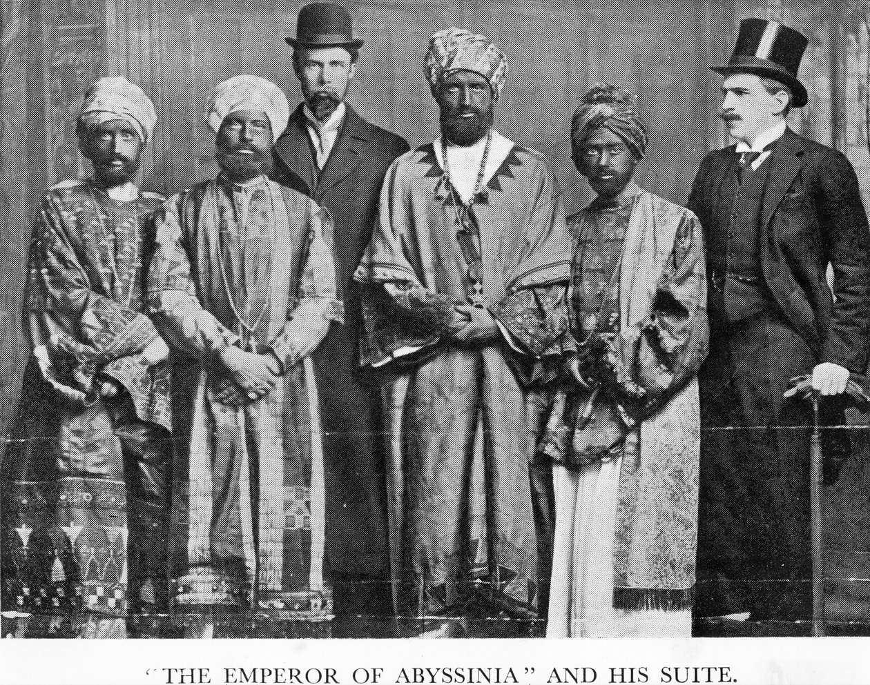 द एम्परस ऑफ़ एबिसिनिया और उसका सूइट ’, द ड्रेडनॉट होक्स, 7 फरवरी 1910 द्वारा अंग्रेजी फोटोग्राफर