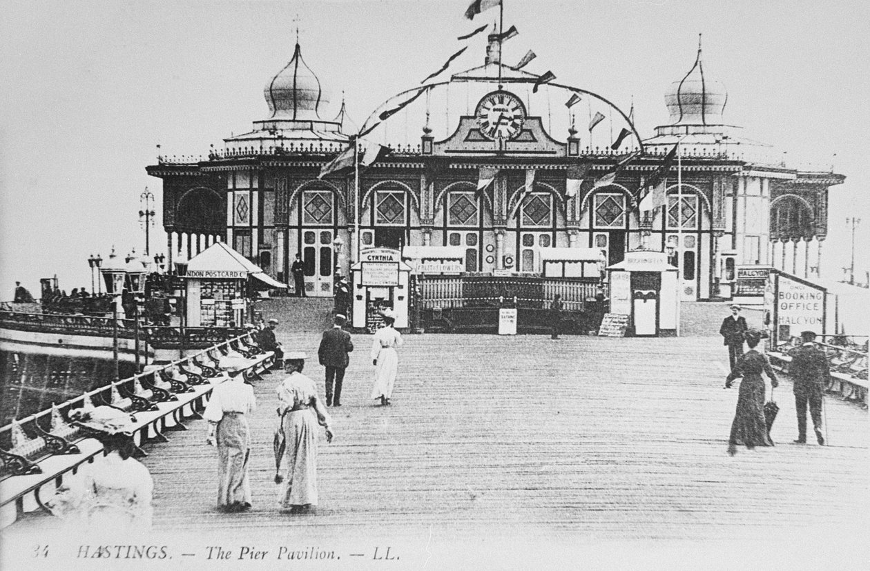 द पियर पैवेलियन, हेस्टिंग्स, c.1890 द्वारा अंग्रेजी फोटोग्राफर