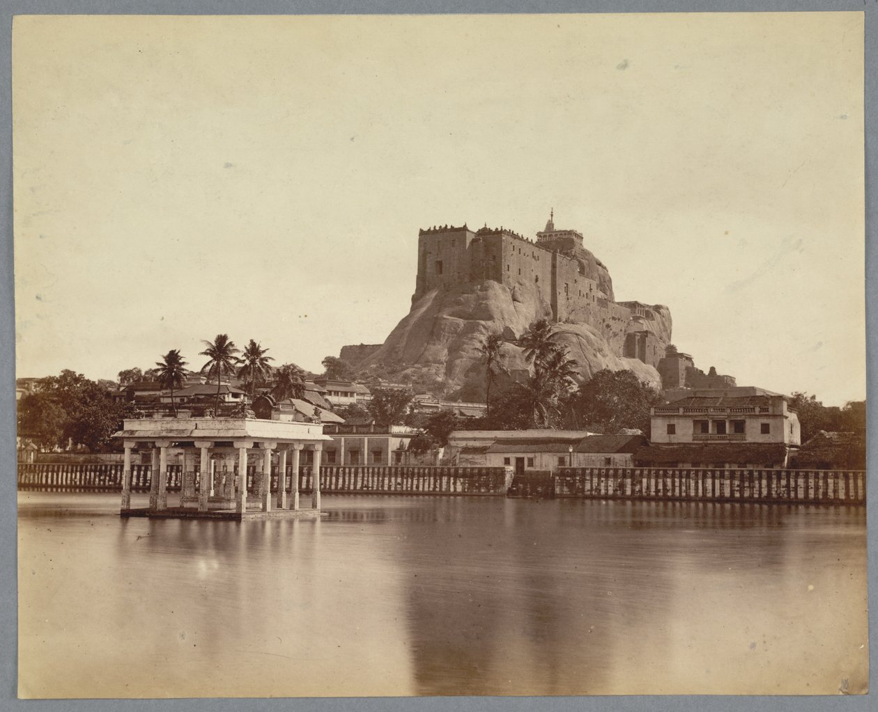  द्वारा अंग्रेजी फोटोग्राफर