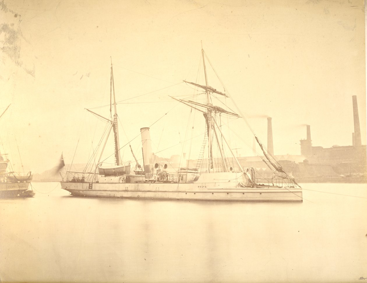गनबोट "डेल्टा" का स्टारबोर्ड पक्ष, नदी के किनारे पर स्थित है, c.1876 द्वारा अंग्रेजी फोटोग्राफर