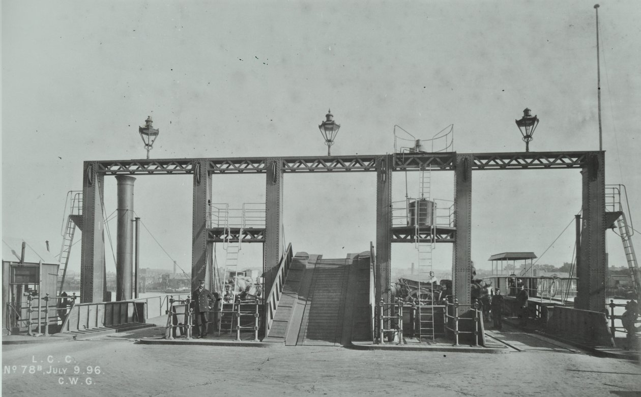 वूलविच फेरी का दृश्य, 1896 द्वारा अंग्रेजी फोटोग्राफर