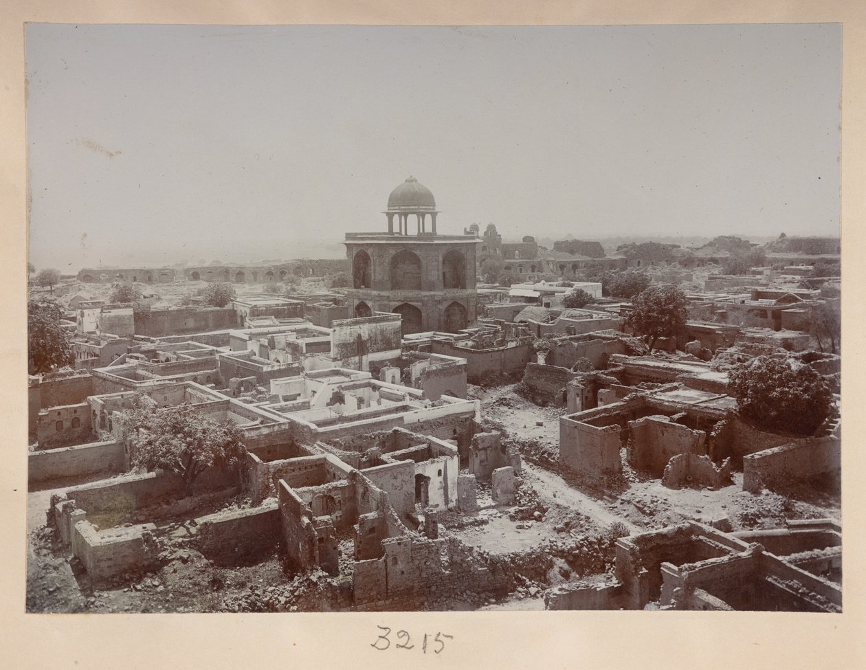  द्वारा अंग्रेजी फोटोग्राफर
