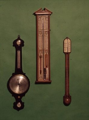 विक्टोरियन बैरोमीटर का संग्रह, c.1880 द्वारा अंग्रेजी स्कूल