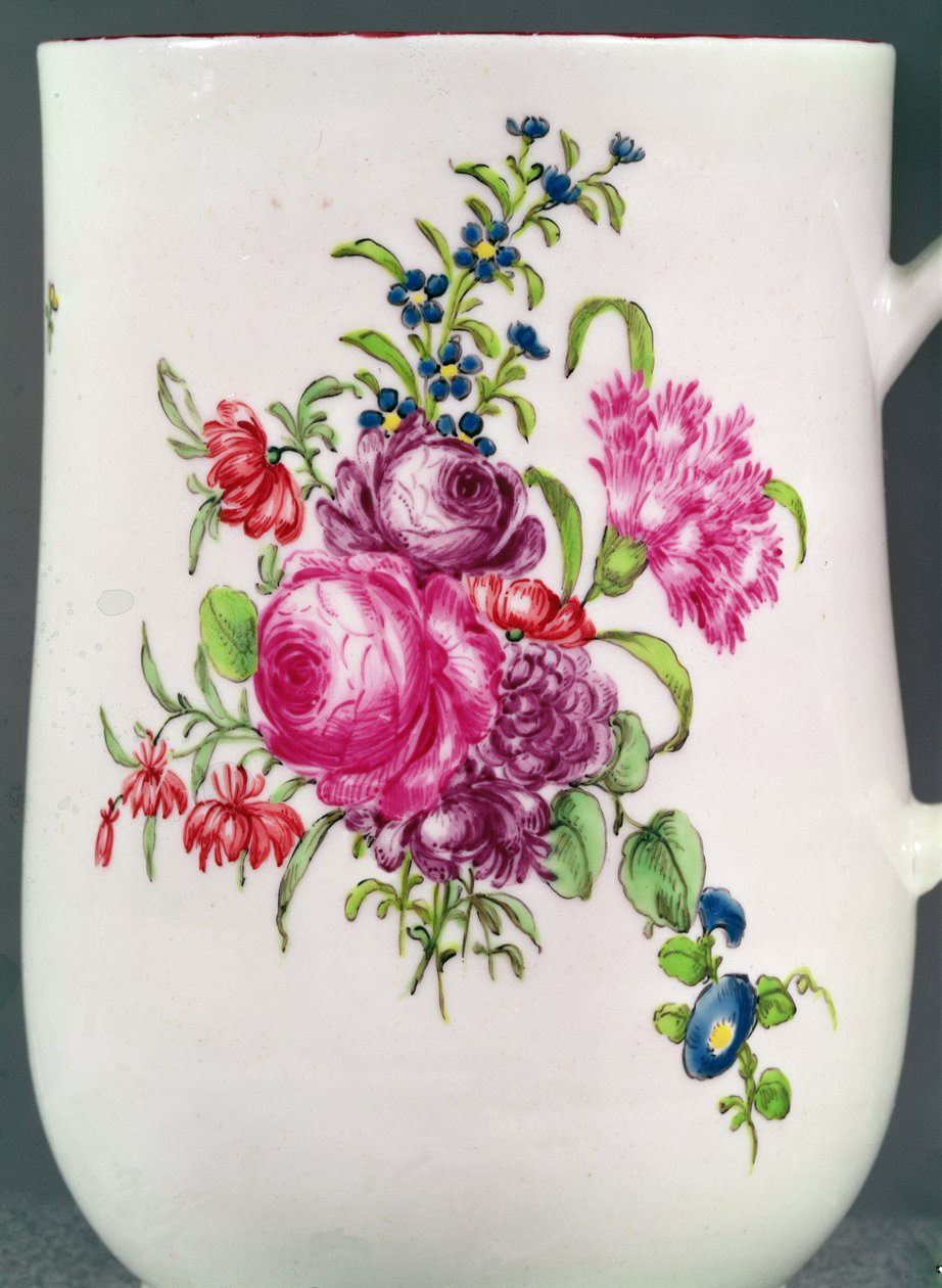 लॉन्गटन हॉल ट्रेमब्ली रोज मग डेकोरेशन का विवरण, c.1755 (चीनी मिट्टी के बरतन) द्वारा अंग्रेजी स्कूल