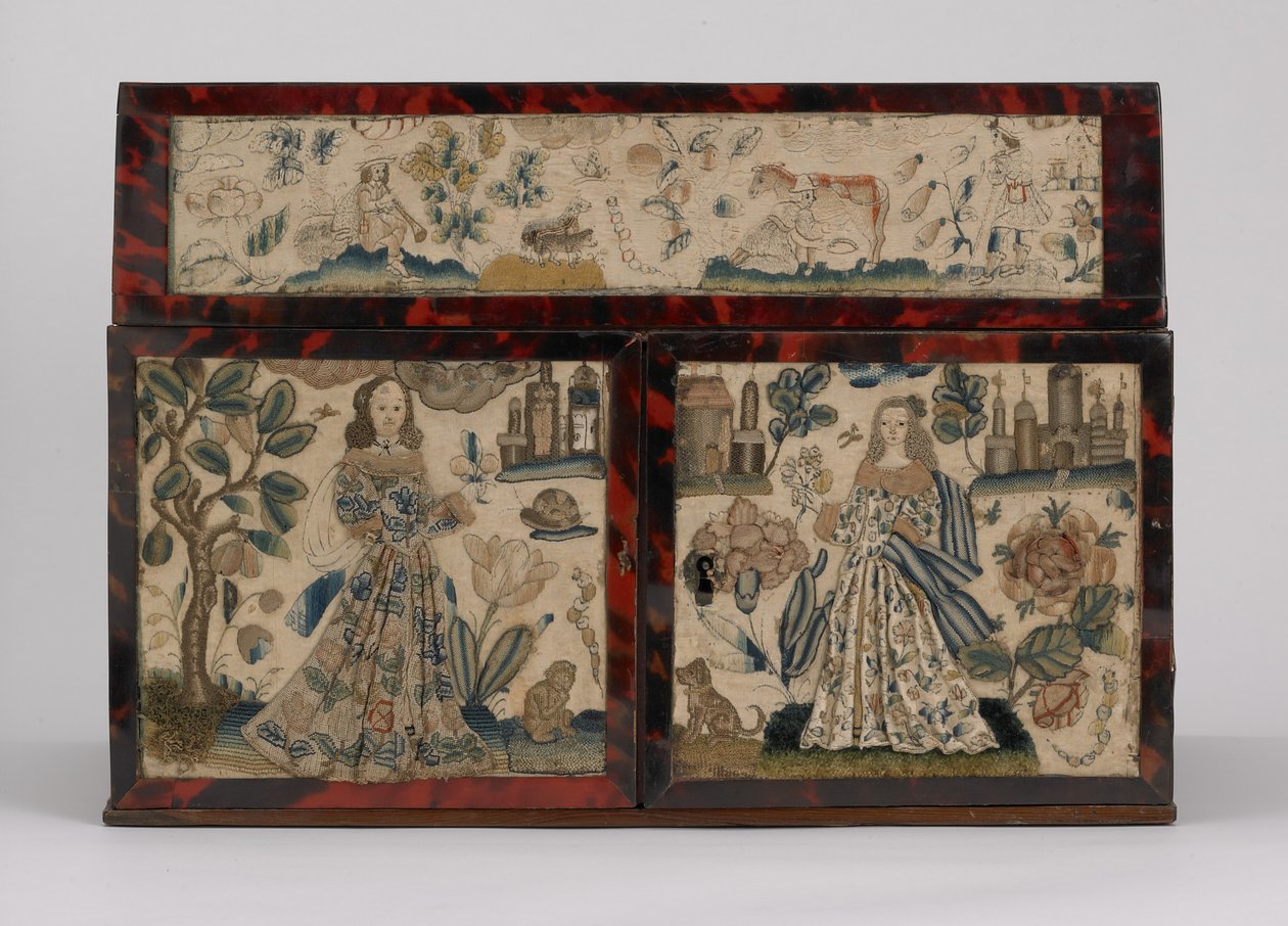 कशीदाकारी कास्केट, c.1660 (रेशम, कैनवास, लकड़ी, कछुआ और चांदी की कलगी) द्वारा अंग्रेजी स्कूल