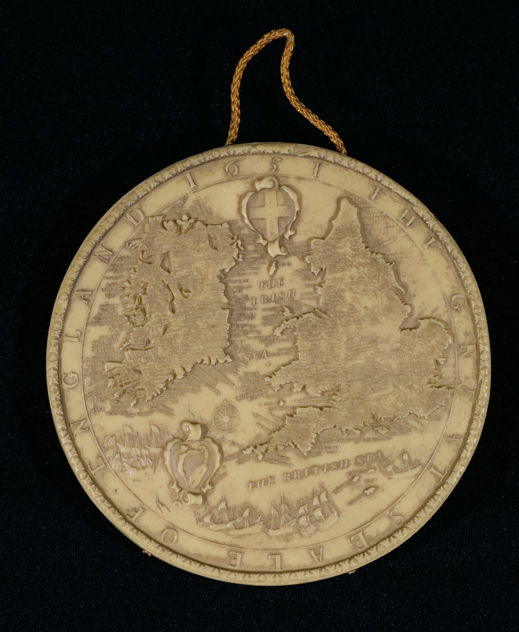 1651 के इंग्लैंड के ग्रेट सील की प्रतिकृति, इंग्लैंड, वेल्स और आयरलैंड का नक्शा दिखाते हुए रिवर्स (105041 मोटे तौर पर देखें) द्वारा अंग्रेजी स्कूल