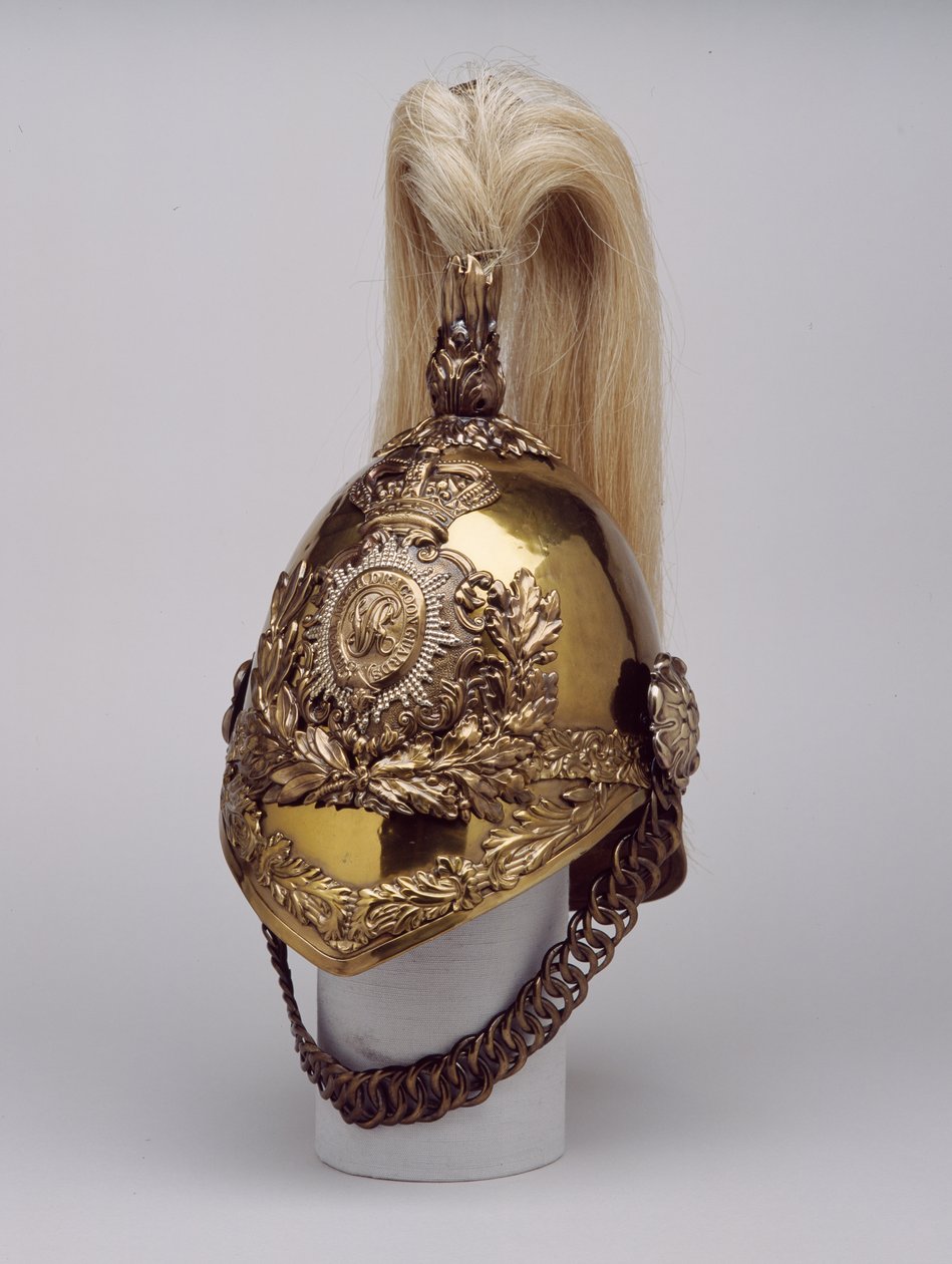 हेलमेट, c.1855 (गिल्ट मेटल) द्वारा अंग्रेजी स्कूल