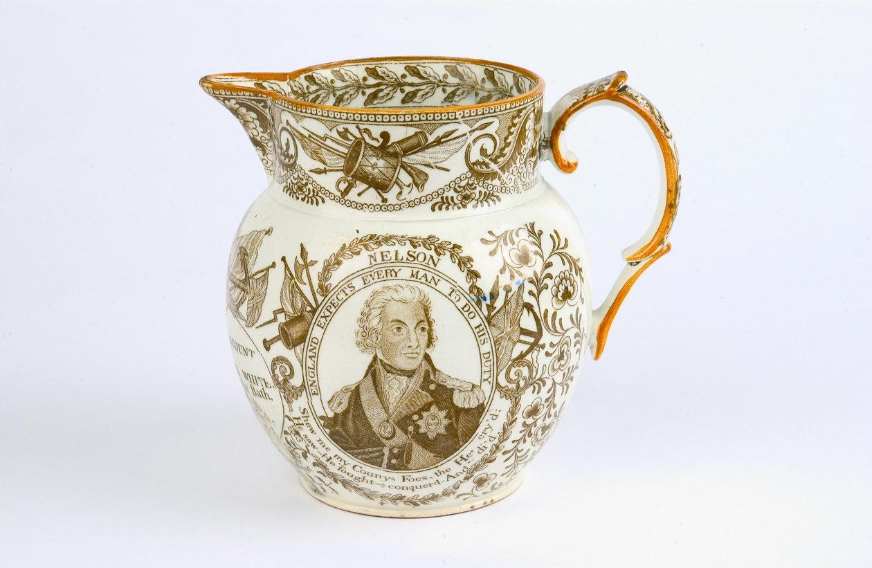 होरेशियो नेल्सन (1758-1805) c.1805 (मिट्टी के बरतन) की लड़ाई और सम्मान की याद में स्थानांतरण डिजाइन के साथ जग द्वारा अंग्रेजी स्कूल