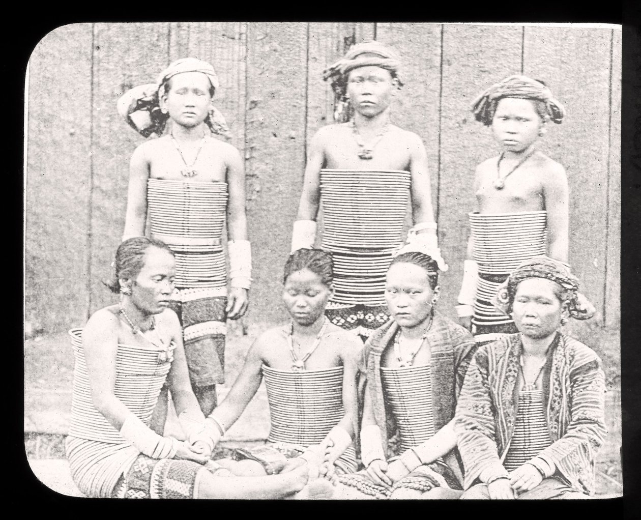 मैजिक लैंटर्न स्लाइड, सी डाइस जनजाति की महिला, बोर्नियो c.1900 दिखाती है द्वारा अंग्रेजी स्कूल