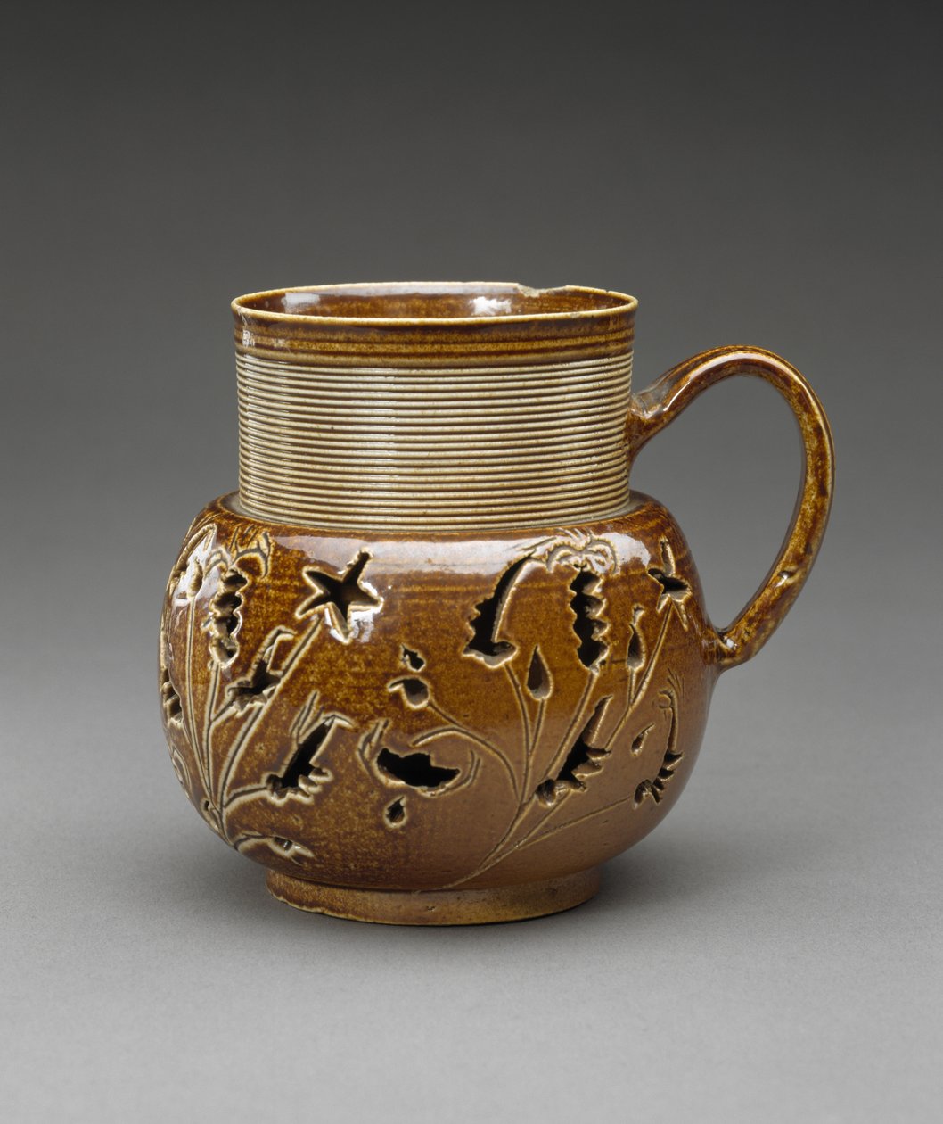 मग, सी। 1690-1705 (नमक-घुटा हुआ स्टोनवेयर) द्वारा अंग्रेजी स्कूल