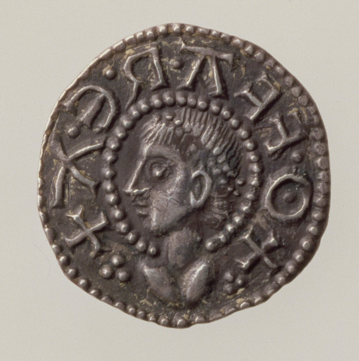 ऑफा का पेनी, मर्सिया का राजा, 757-96 (ऑबवर्स) (सिल्वर) (रिवर्स के लिए 168072 देखें) द्वारा अंग्रेजी स्कूल