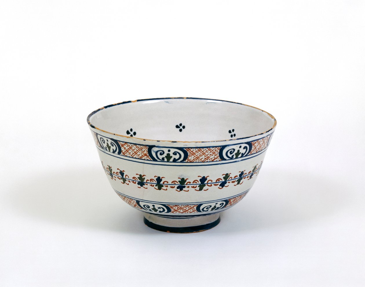 पंच कटोरा, लंदन या ब्रिस्टल में बनाया गया, c.1620-30 (टिन-चमकता हुआ मिट्टी के बरतन) द्वारा अंग्रेजी स्कूल