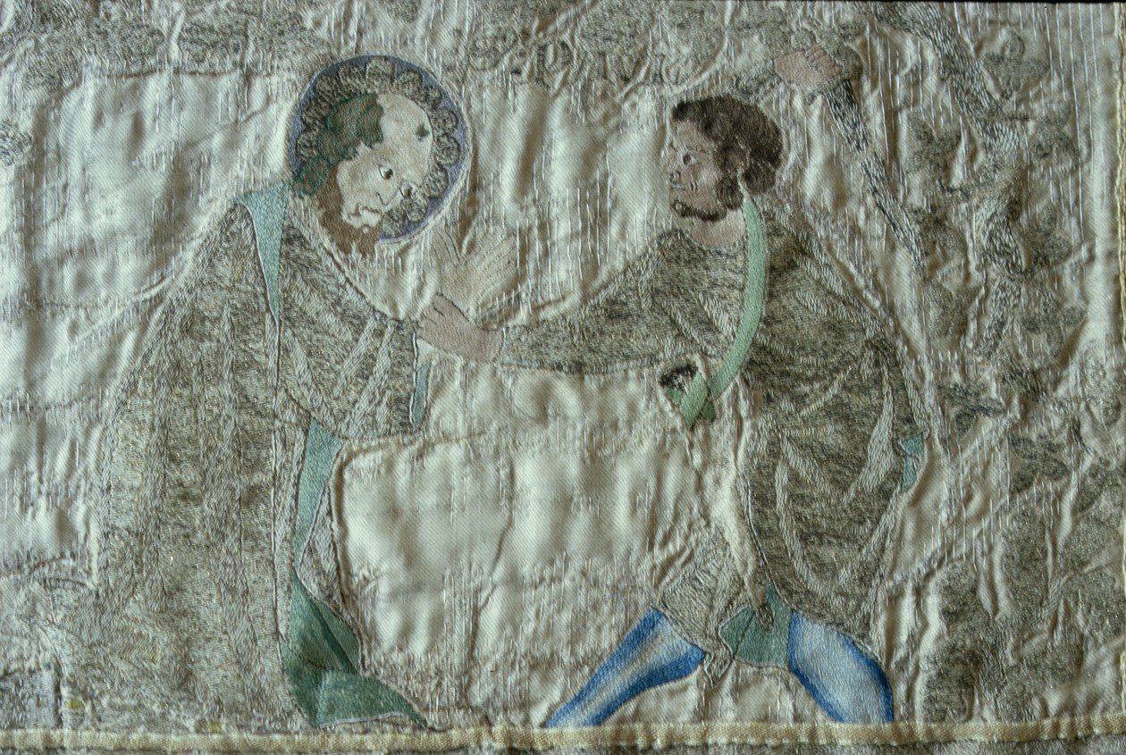 संत की शहादत, स्टेपल एस्टन कोप के ललाट से विस्तार, c.1340s (सिल्वर-गिल्ट थ्रेड और फॉन सिल्क ट्विल पर रंगीन सिल्क्स) द्वारा अंग्रेजी स्कूल