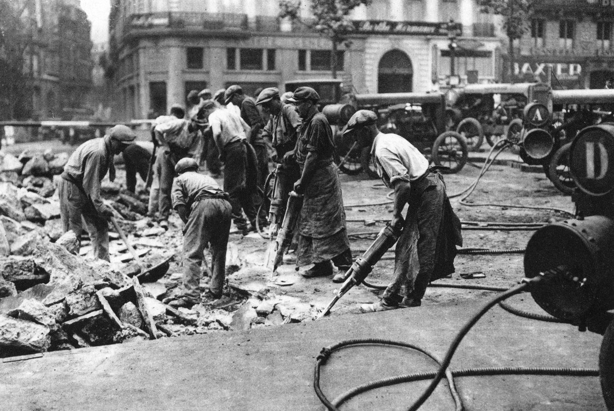 ग्रांउड बुलेवार्ड्स, पेरिस, 1931 पर सड़कों का नवीनीकरण। द्वारा अर्नेस्ट फ्लेमरियन