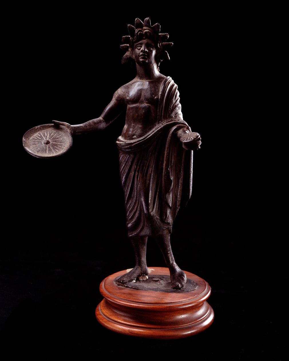 Etruscan कला: "" महिला की पेशकश "" दूसरी शताब्दी ईसा पूर्व से कांस्य प्रतिमा द्वारा इट्रस्केन