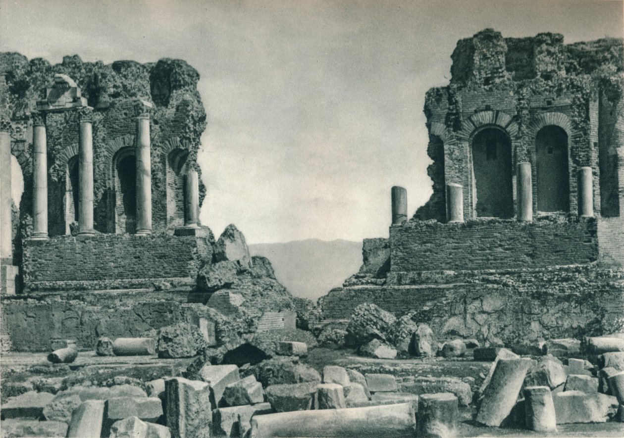 ग्रीक थियेटर का स्टेज, ताओरमिना, सिसिली, इटली, 1927 द्वारा यूजेन पोपेल