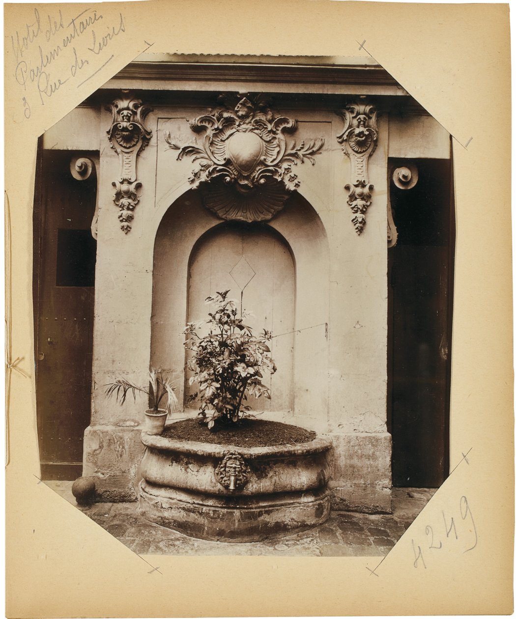 एल्बम से पृष्ठ &39;पुराने पेरिस के इतिहास के लिए दस्तावेज़&39;, c.1910 (एल्बम प्रिंट) (6225-19% देखें) द्वारा यूजेन एटगेट