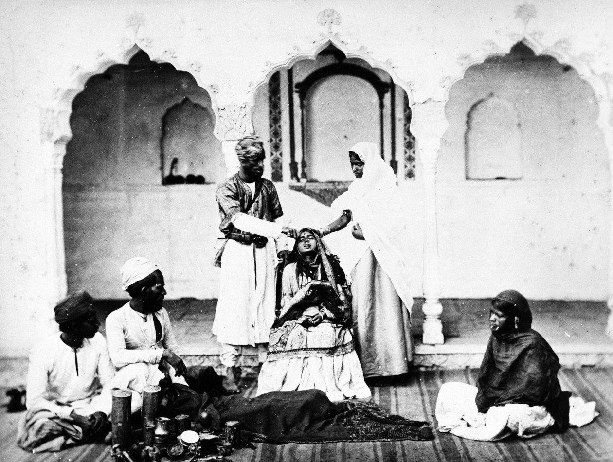 जीभ छेदना, सी .1860-80 द्वारा यूरोपीय फोटोग्राफर