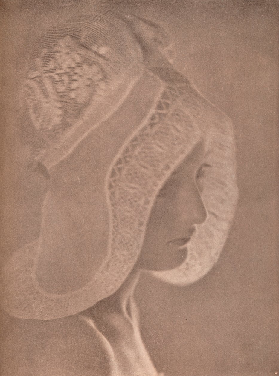 लड़की का सिर, c1900। द्वारा ईवा वाटसन ली