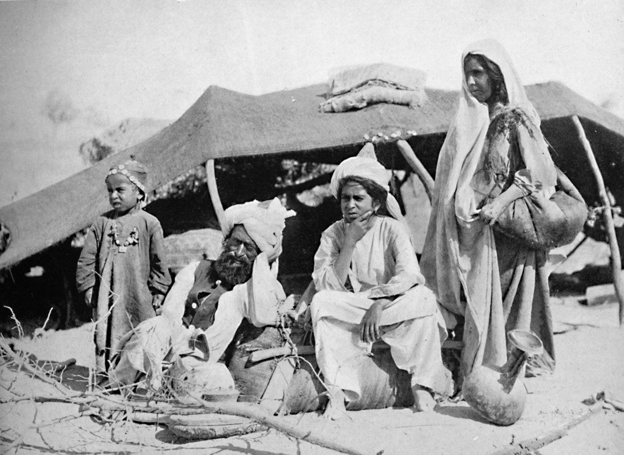 ब्राहुई खानाबदोशों की तीन पीढ़ियों, पूर्वी बलूचिस्तान, 1902 द्वारा एफ। ब्रेमर